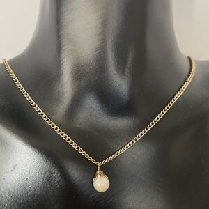 Gold tone fresh water pearl pendant necklace